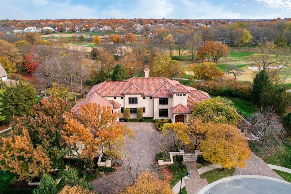 11413 Meadow Lane, Leawood, KS 66211, Presented by SUZY GOLDSTEIN